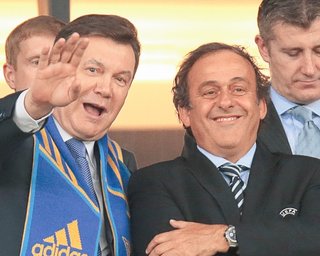 Янукович — чемпион.  Власть нарастила свой рейтинг за счет околофутбольной эйфории 