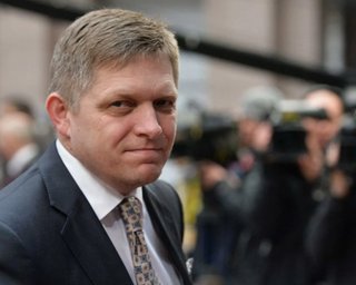 "Як під копірку": Роберт Фіцо порівняв замахи на себе і на Дональда Трампа (фото)
