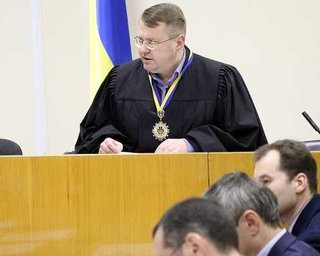 "Відправити нах*р". Суддя Печерського суду виніс незвичайну ухвалу за порушення карантину