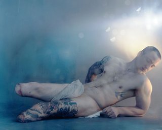Скульптури як у Луврі. Марта Сирко робить відверті фото військових, що втратили кінцівки (фото)