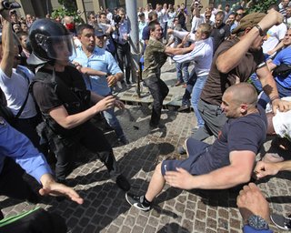 Регионалы отказались подписать отчет ВСК по событиям 18 мая в Киеве