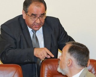 Табачник и Мытник отправят старшеклассников к наркологу