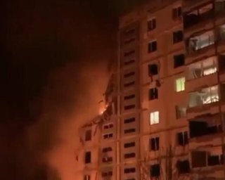 Ночной обстрел: российская ракета попала в многоэтажку в Умани (фото, видео)