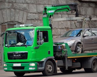 Эвакуаторы Киева задействовали в обороне города от российских войск