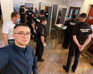 Суд перенес избрание меры пресечения Стерненко на 15 июня