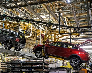 Renault возобновили работу московского автозавода