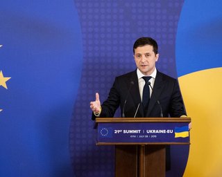 Зеленский предложил продлить срок получения пенсий для жителей ОРДЛО