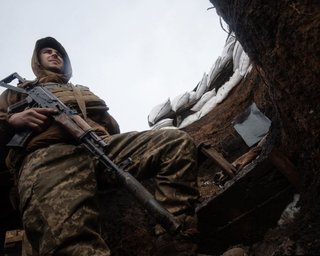 Горячая "Баня". Кому выгодно новое обострение на Донбассе