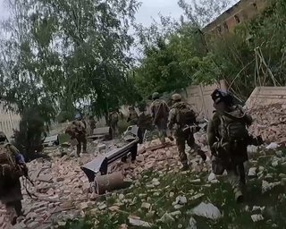 Патової ситуації немає: боєць ЗСУ розповів про блокування ЗС РФ на Агрегатному заводі у Вовчанську