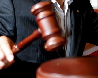 На заседании суда по делу Щербаня произошла драка между депутатами и милицией
