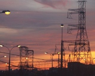 Буде по кілька годин на день: в ОП прозвітували про повернення електрики в Україні (відео)