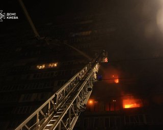 Блекаут на лівому березі, проблеми з водою і пошкоджені будинки: наслідки атаки на Київ (фото, відео)