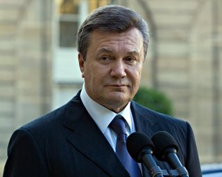Янукович не собирается отдавать России контроль над ГТС 