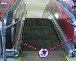 В переходе между станциями Золотые Ворота и Театральная начался ремонт эскалаторов