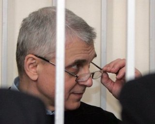 Бывшему главе Минобороны в суд вызвали скорую помощь