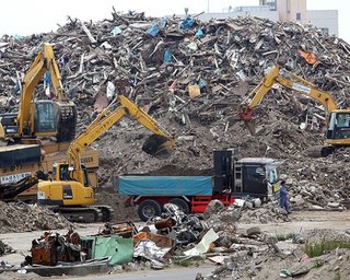 Весной волна японского мусора захлестнет Гавайи