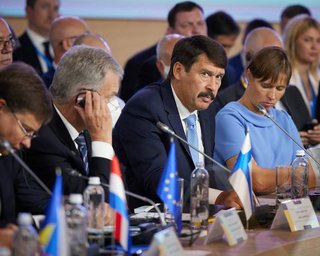 Президент Угорщини на "Кримській платформі" засудив мовний закон в Україні