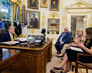 "Будет трехсторонний саммит": Трамп заявил, что не верит во встречу Путина и Зеленского