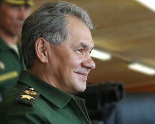 Россия нарастит войска на стратегических направлениях, - Шойгу