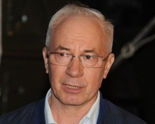 Азаров предложил снизить налоговую нагрузку на предприятия, занимающиеся соцпроектами