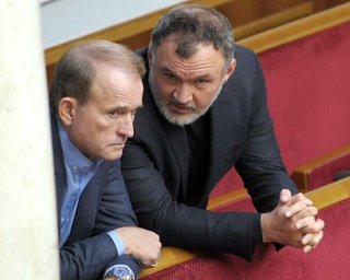 Суд заочно заарештував топсоратника Медведчука за підозрою у держзраді