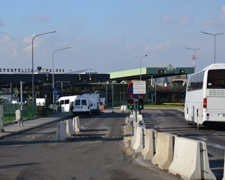 Понад годину на перевірку одного автобуса: на кордоні з Польщею прогнозують значні затримки