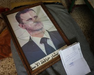 Таємні тунелі під палацом: повстанці показали, як Асад міг утекти з Дамаска (відео)
