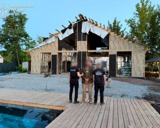 Не бойцы, а "строители": майор заставил военных возводить "дачу" и бассейн (фото)