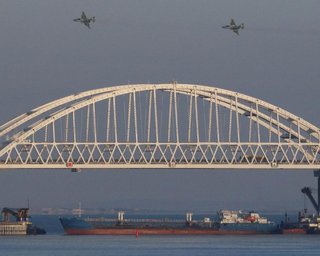 Россия открыла Керченский пролив для прохода гражданских судов, - росСМИ