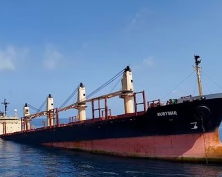 Британський вантажний корабель затонув у Червоному морі після атаки хуситів