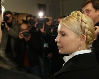Тимошенко призывает не закрывать глаза на авторитаризм в Украине
