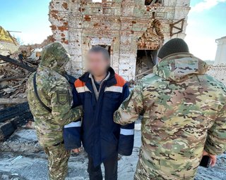 Пів року ховався в покинутих будинках: під Куп'янськом затримали військового РФ (фото)