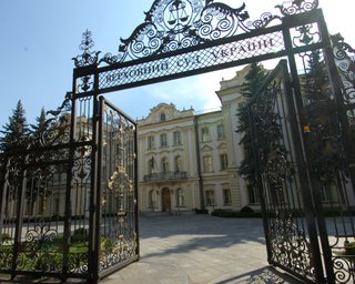 Верховный суд получил еще один иск о незаконности роспуска парламента