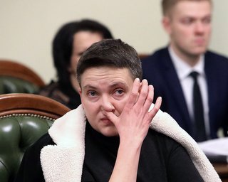 Адвокаты Савченко назвали ее арест "политическим крючкотворством"