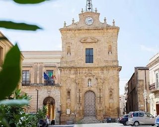 В Італії продають будинки за €1 на Сицилії: покупцям виставляють незвичні умови