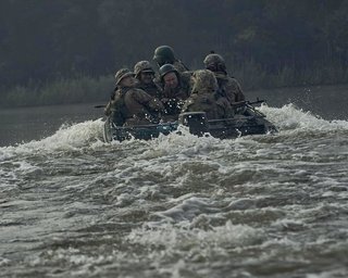 Дронов недостаточно: как ВСУ наладили логистику на левый берег Днепра (видео)