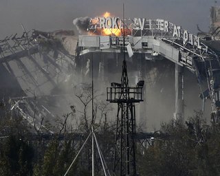 Россия потребовала отдать аэропорт Донецка террористам