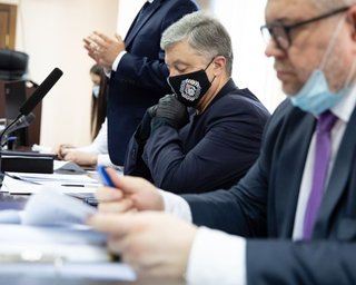 Прокуратура просит назначить меру пресечения Порошенко на 8 дней