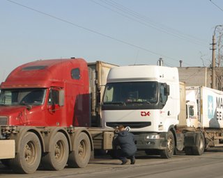 Российская таможня обещает разобраться с пробками на границе с Украиной