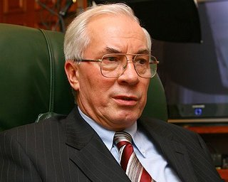 Азаров снова собрался к Путину в Москву