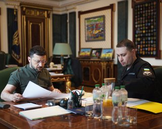 "Изменились имена, но не правила": кто вошел в состав советников Зеленского после обновления ОП