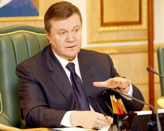 Янукович предлагает Газпрому строить Южный поток в Украине