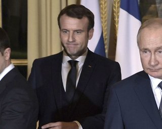 Песков рассказал, что мешает встрече Путина и Зеленского