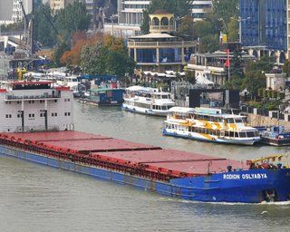 Деблокада Зміїного: у порти України зайшли перші іноземні судна для вивезення зерна