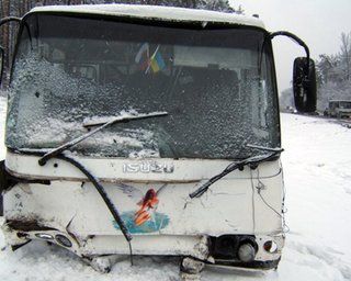 В Киевской области маршрутка столкнулась с BMW