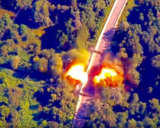 Подкрался FPV на оптоволокне: дрон ВСУ взорвал мост в Брянской области, — Флеш (видео)