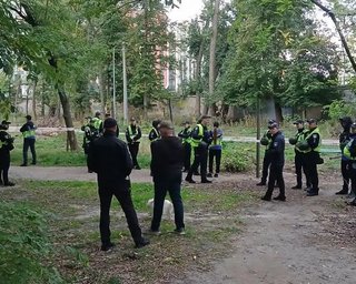 Участница протестов на Теремках травмировала руку: Кличко заявил, что обратился в полицию