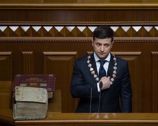 "Бескомпромиссно и в пах". Украинцы обсуждают инаугурацию Зеленского