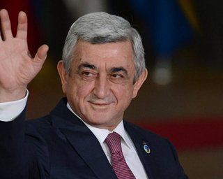 Премьер Армении готов уйти в отставку, но не сейчас