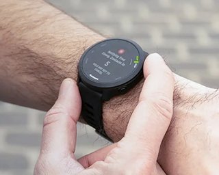 Найкращий годинник для бігу до 10 000 грн: експерт порадив модель Garmin середнього класу (фото)